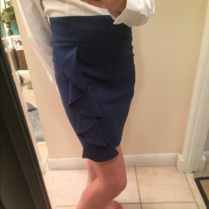 EUC BB Dakota Navy blue skirt with ruffle